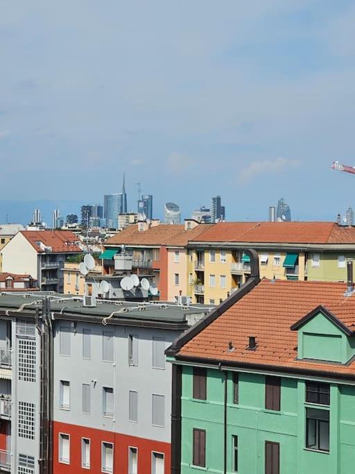 Unique & Strategic Flat, 50m From M4 Station Appartement