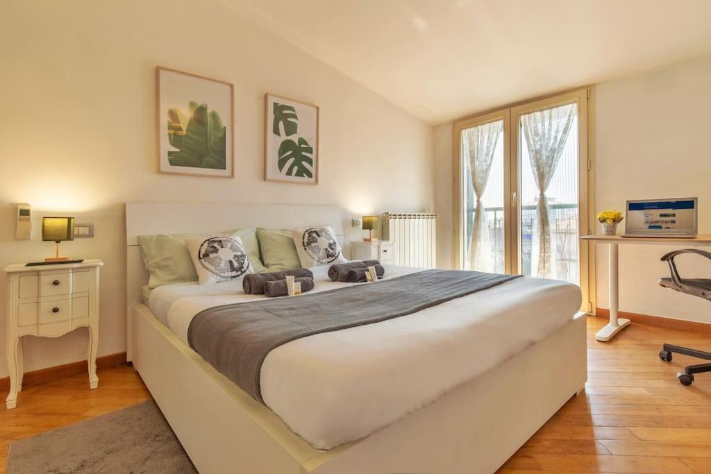 Unique & Strategic Flat, 50m From M4 Station * Milaan