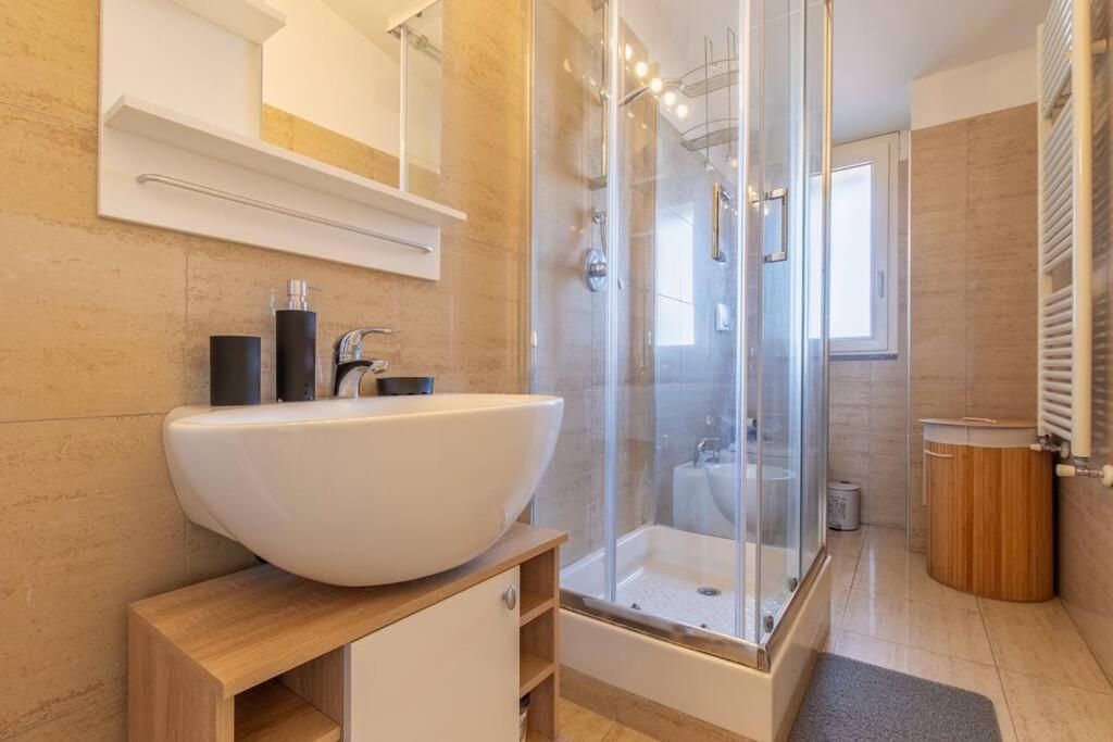 Unique & Strategic Flat, 50m From M4 Station Mailand